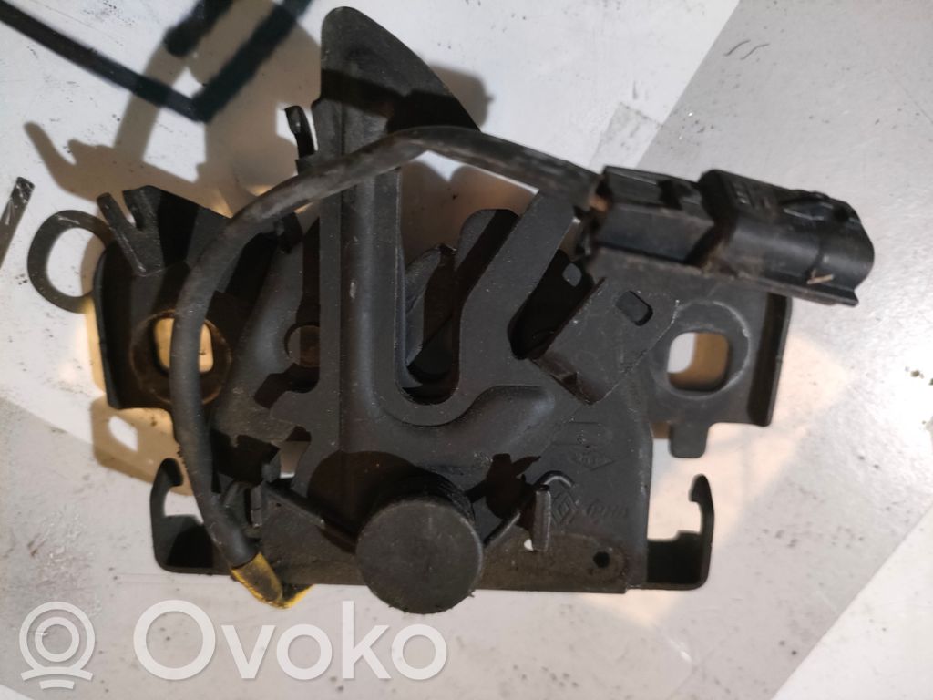 Renault Clio IV Konepellin lukituksen vastakappale 