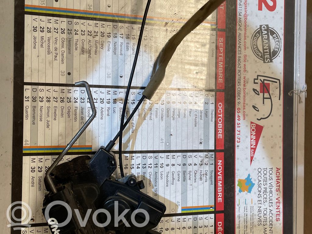 Priekšpusē slēdzene   CD3658310B,27404805,30811,VDMS18