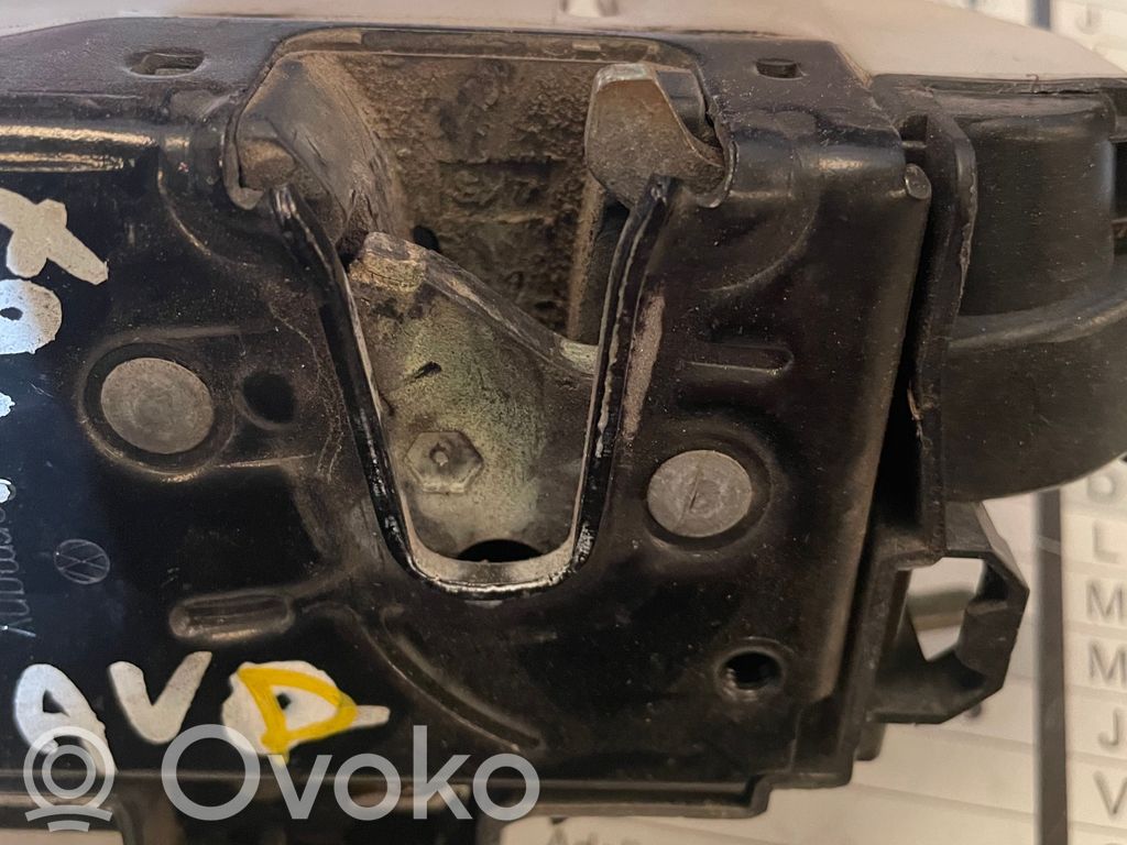 Volkswagen Polo Serratura portiera anteriore 