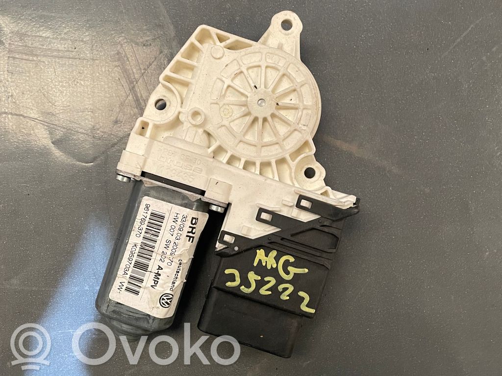 Volkswagen Touran I Silniczek wycieraczki szyby tylnej 