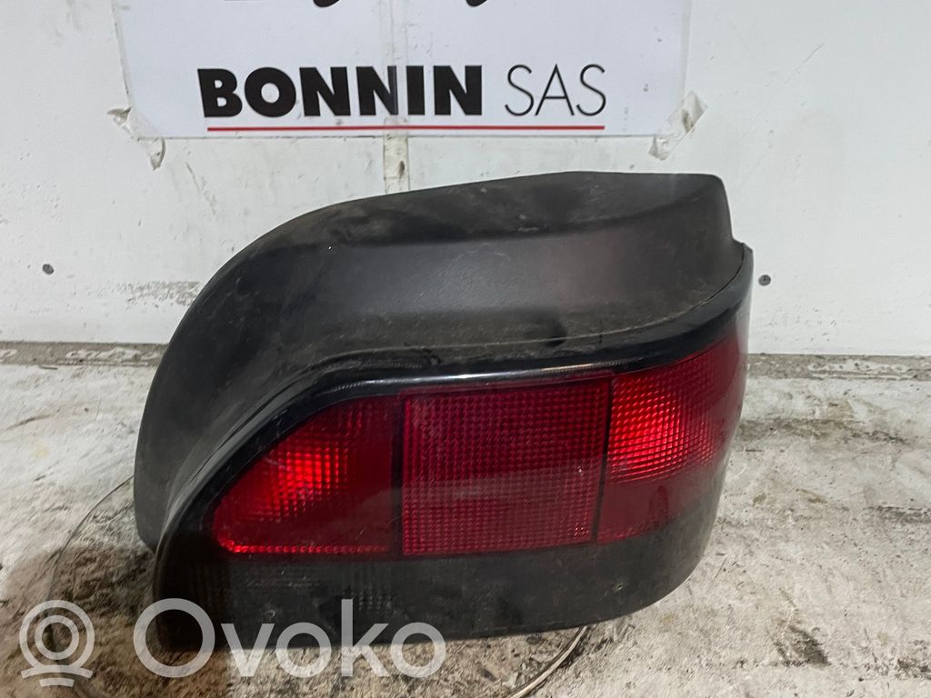 Renault Clio I Lampa tylna 
