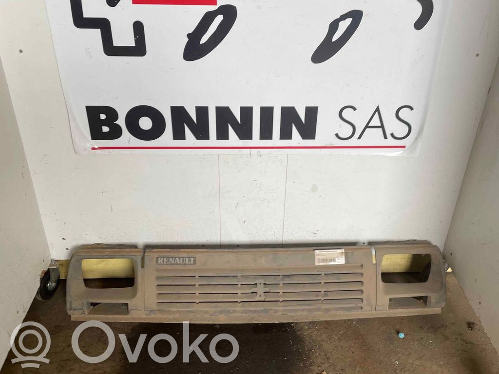 Renault Express Front bumper upper radiator grill 