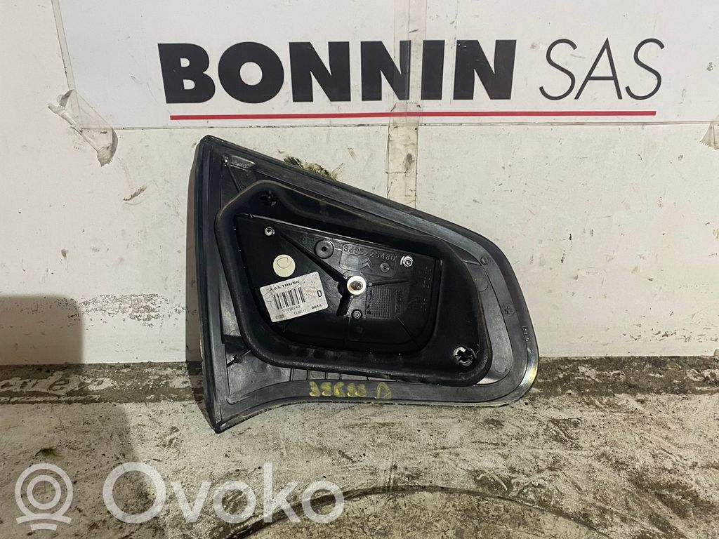 Citroen C3 Galinis žibintas dangtyje 