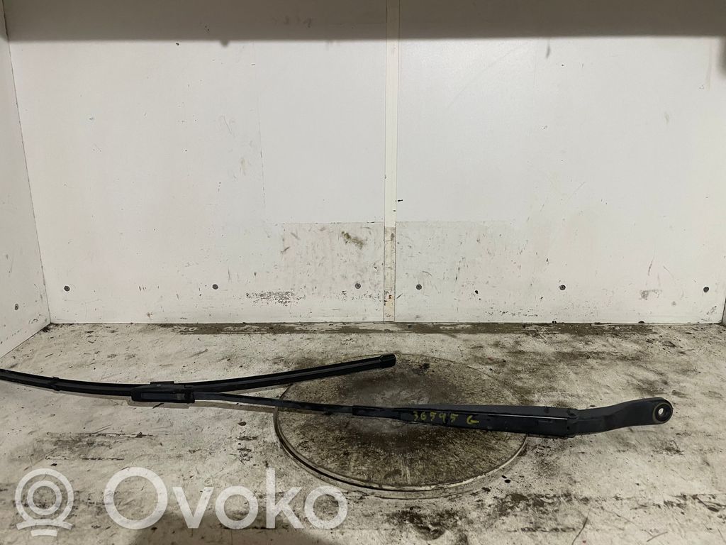 Renault Clio III Ramię wycieraczki szyby przedniej / czołowej 