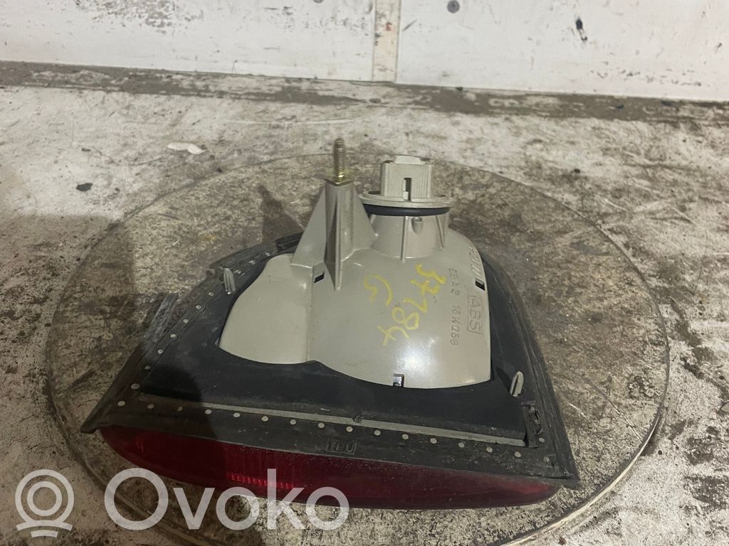 Ford Escort Lampy tylnej klapy bagażnika 