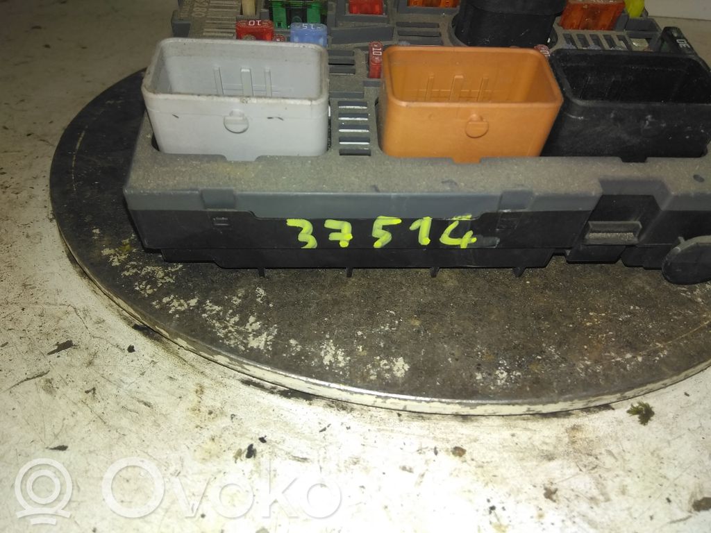 Peugeot 308 Module de fusibles 
