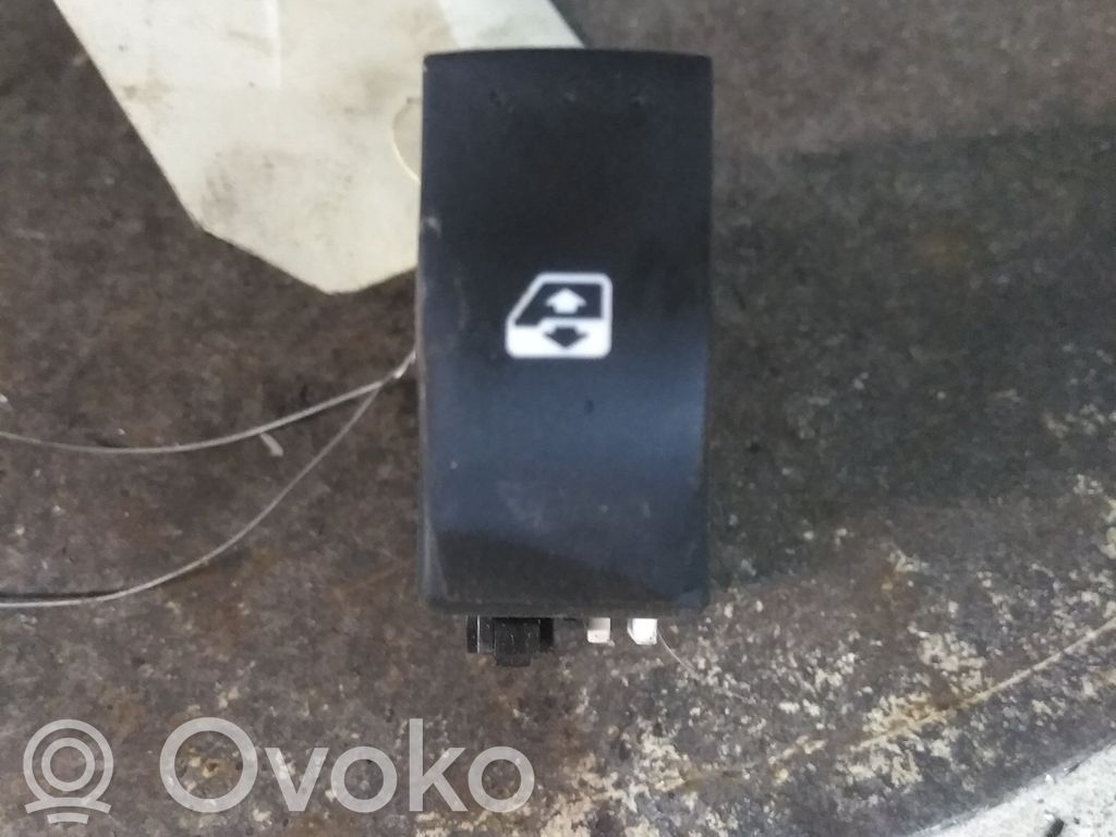 Renault Clio II Elektrinių langų jungtukas 