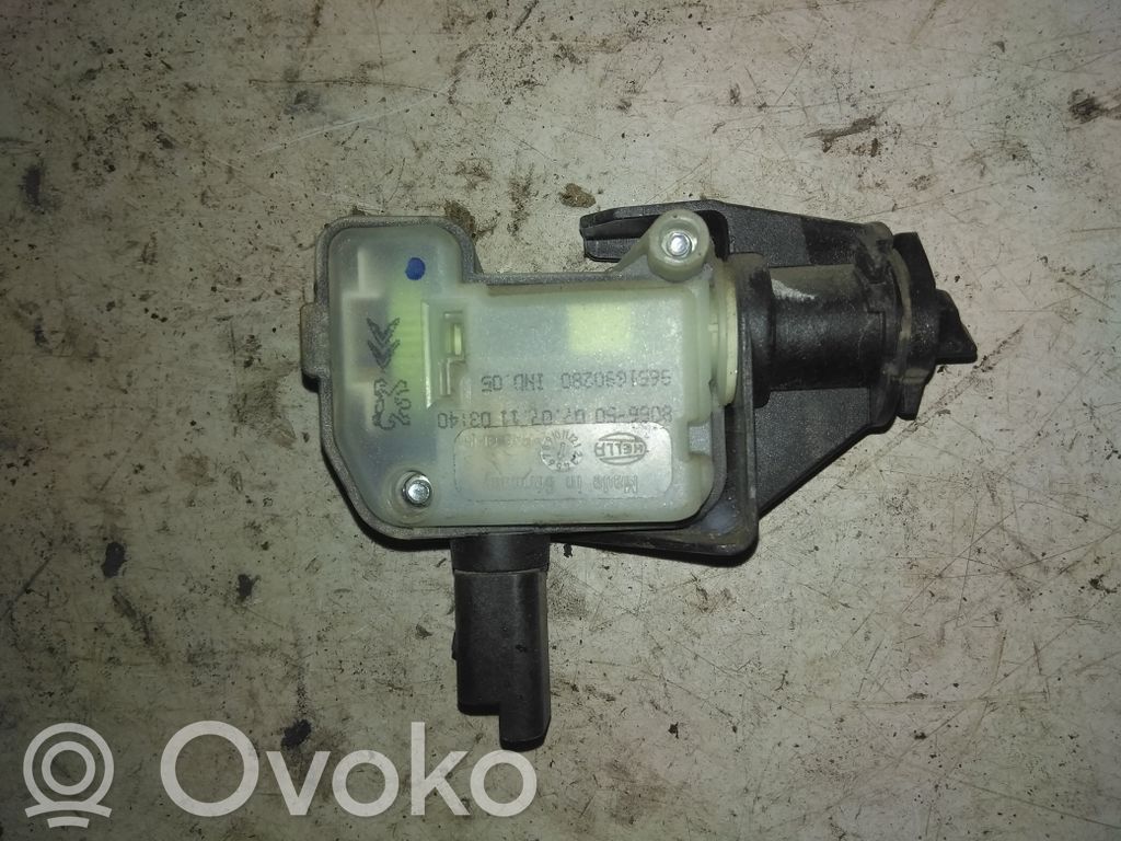 Citroen DS4 Polttoainetankin korkin lukon moottori 