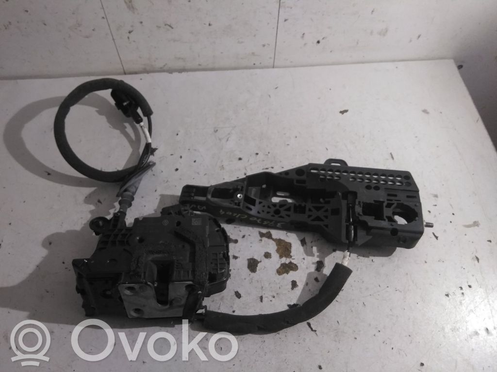 Renault Clio IV Front door lock 