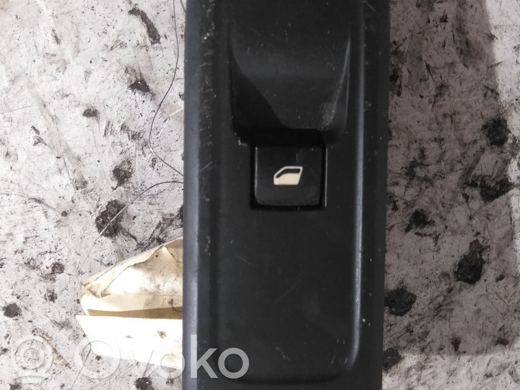 Peugeot 308 Electric window control switch 