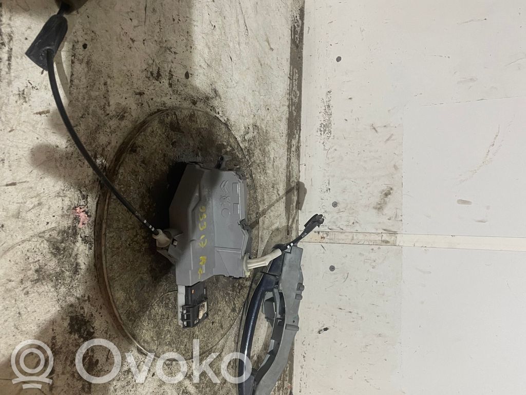 Citroen C5 Aircross Sliding door lock 