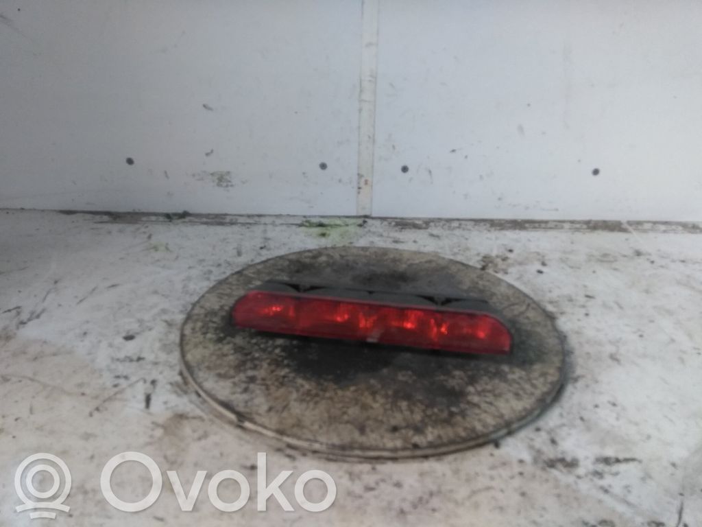 Audi A4 S4 B5 8D Trzecie światło stop 