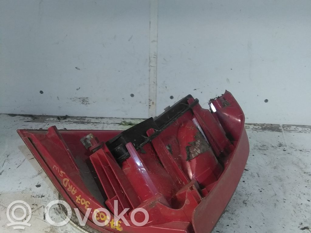Peugeot 307 Galinis žibintas kėbule 