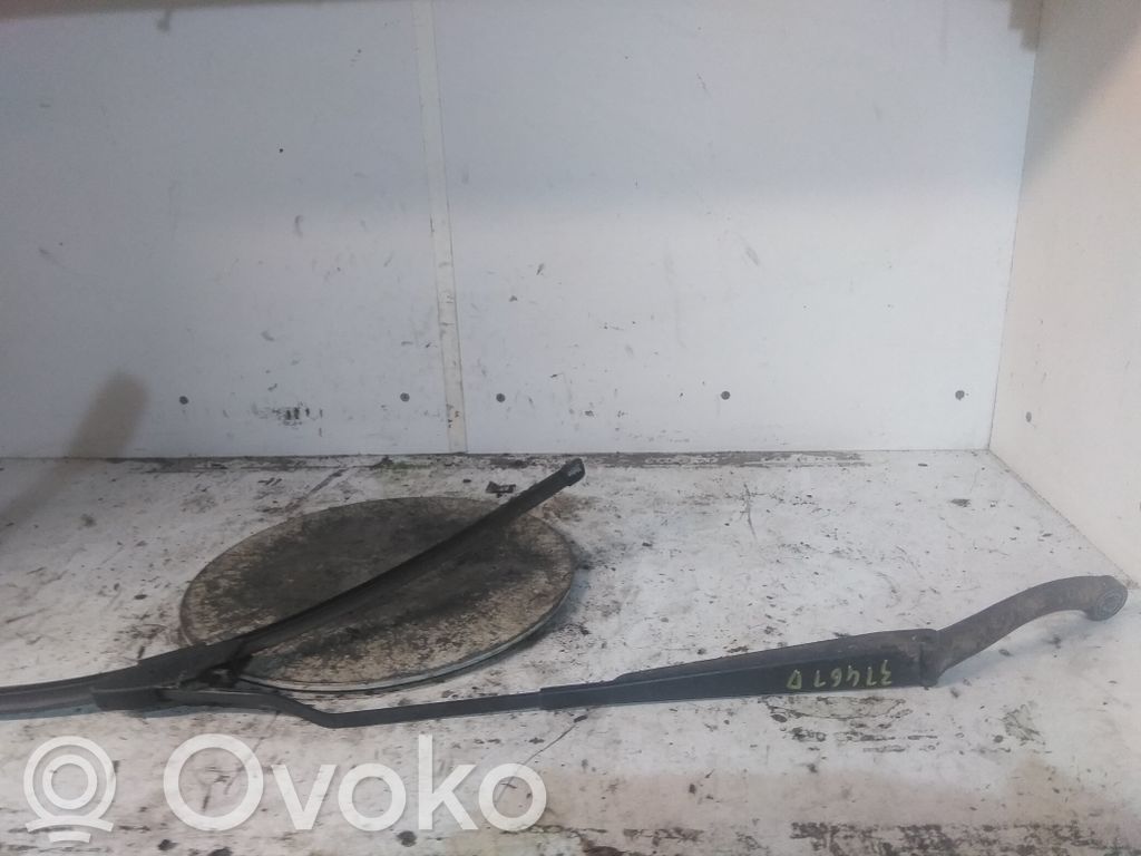 Peugeot 307 Ramię wycieraczki szyby przedniej / czołowej 