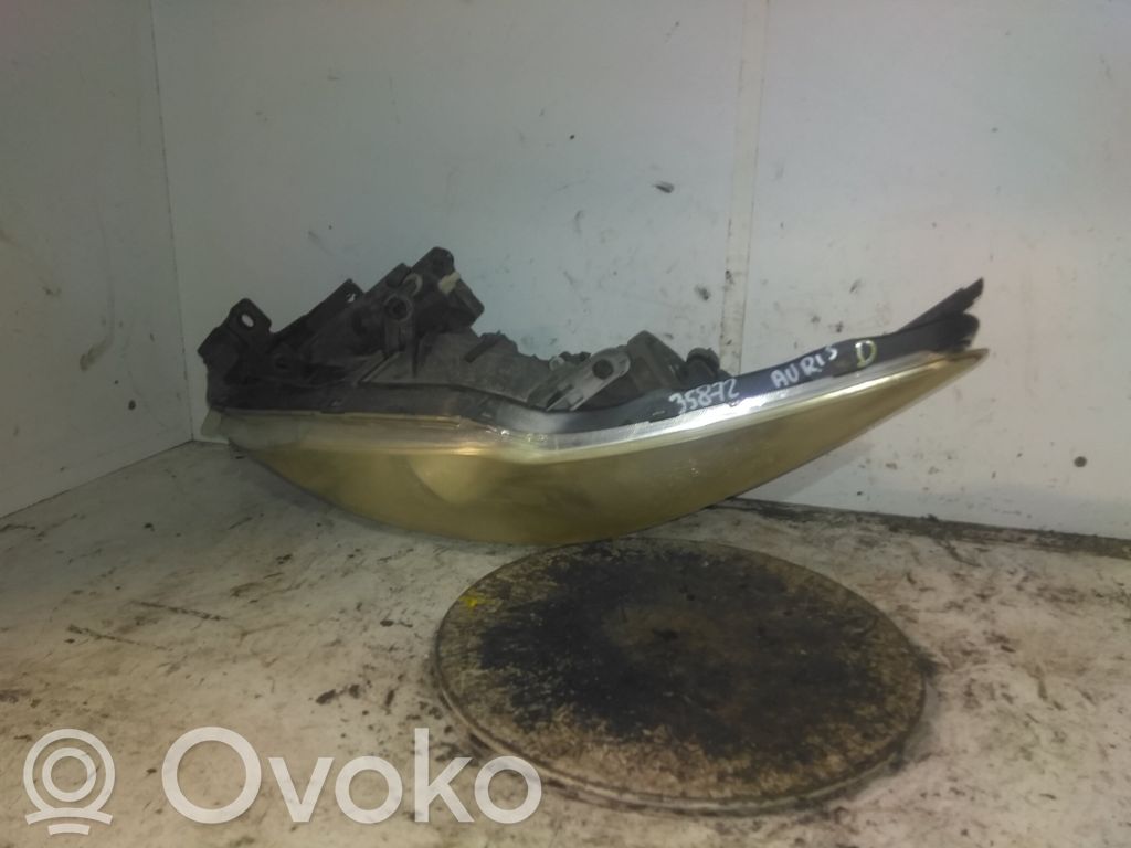 Toyota Auris 150 Lampa przednia 