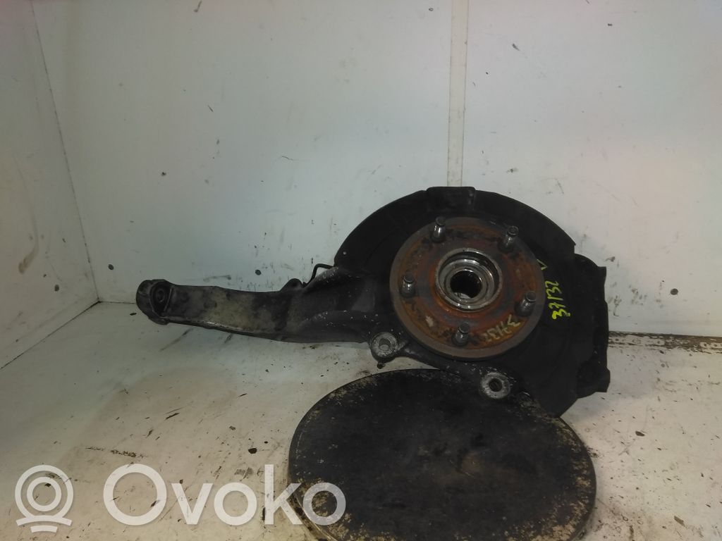 Jeep Commander Cubo de rueda delantera 