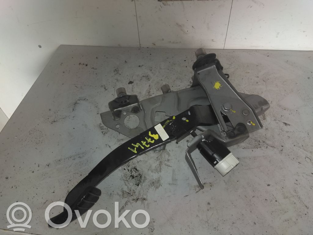 Renault Clio IV Bremžu pedālis 