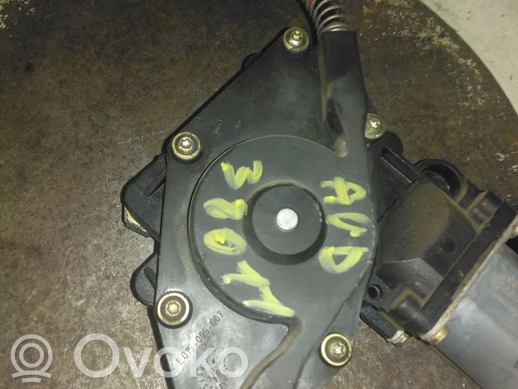 Ford Fiesta Manualny podnośnik szyby drzwi przednich 