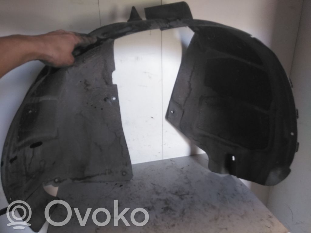 Opel Astra J Nadkole przednie 