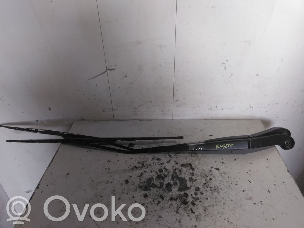 Peugeot Expert Front wiper blade arm 