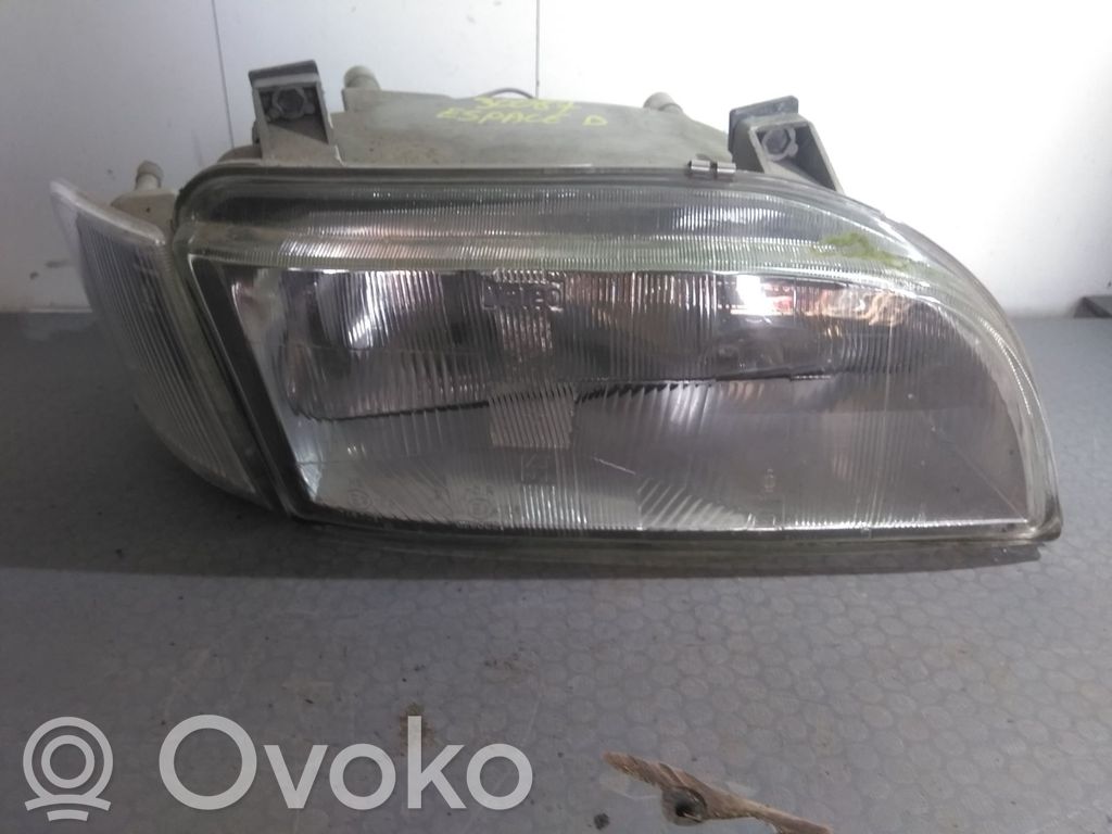 Renault Espace I Lampa przednia 