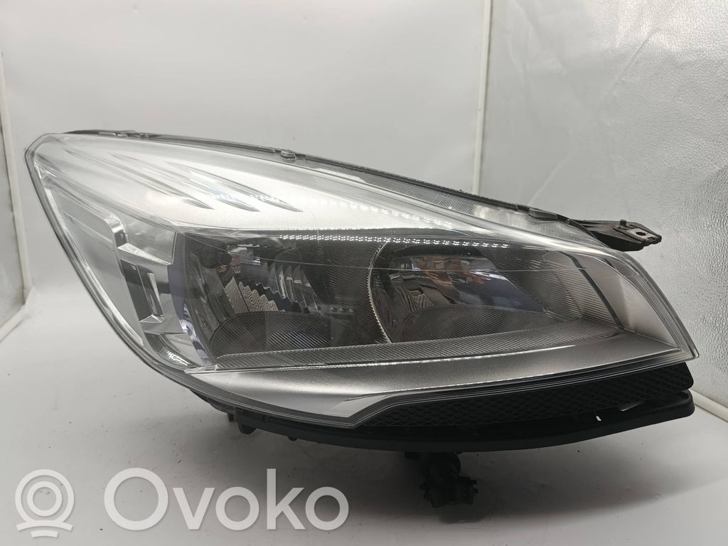 Ford Kuga II Phare frontale 
