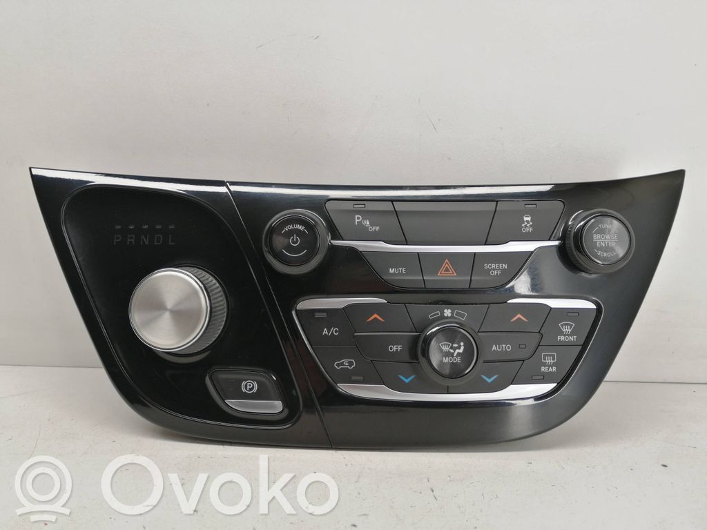 Climate control unit   P6EV301X8AB,T253810215,68240089AL