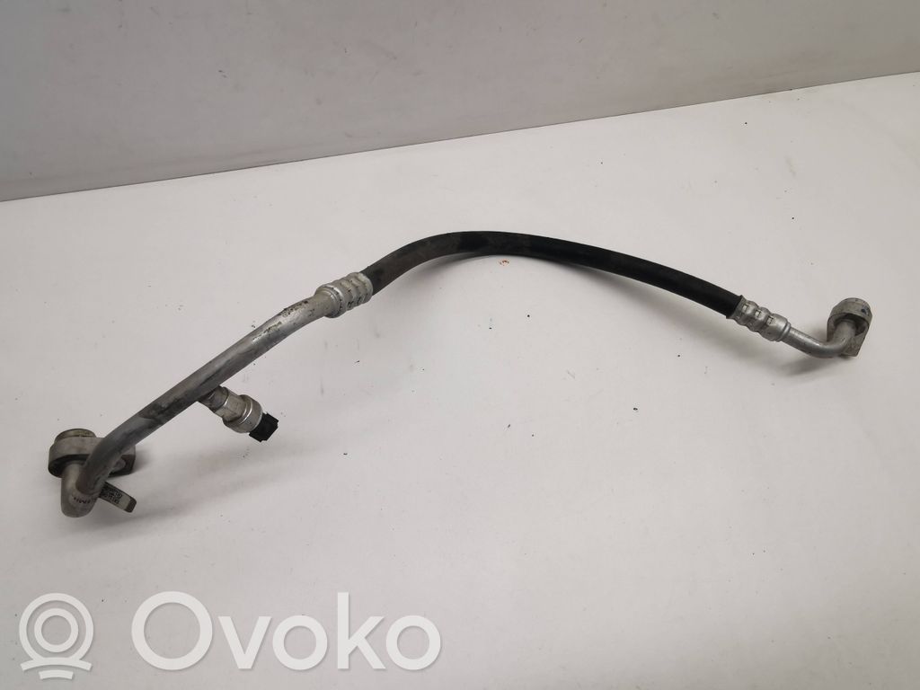 Ford Explorer VI Ilmastointilaitteen putki (A/C) 