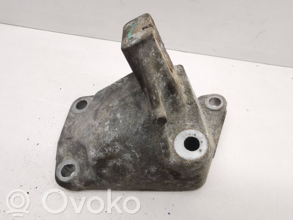 Dodge Durango Engine mounting bracket 