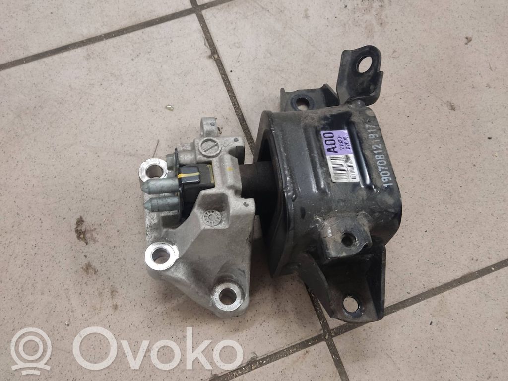 Engine mount bracket   90708121917,G2000,21830