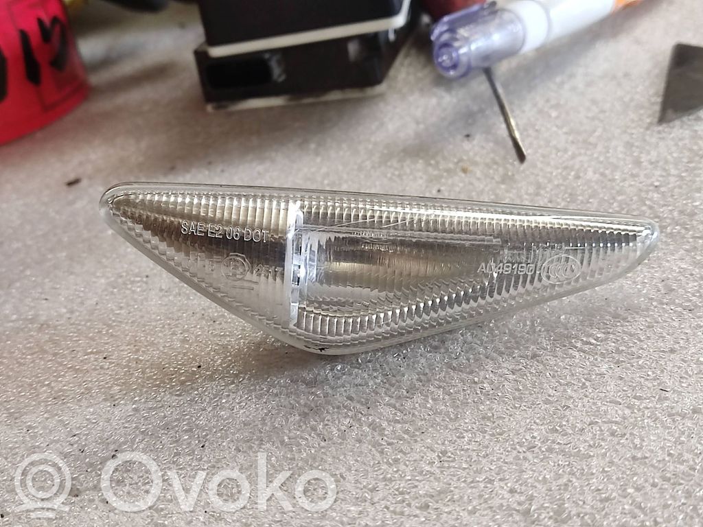 BMW X5 E70 Front fender indicator light 