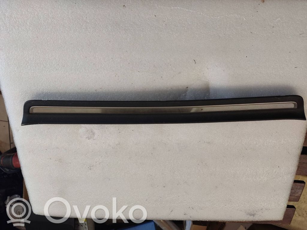 KIA Stinger Moldura protectora del borde delantero 
