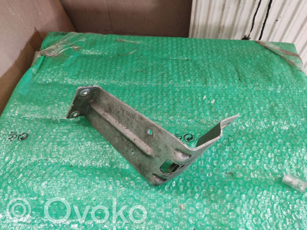 BMW X5 E70 Kita variklio skyriaus detalė 