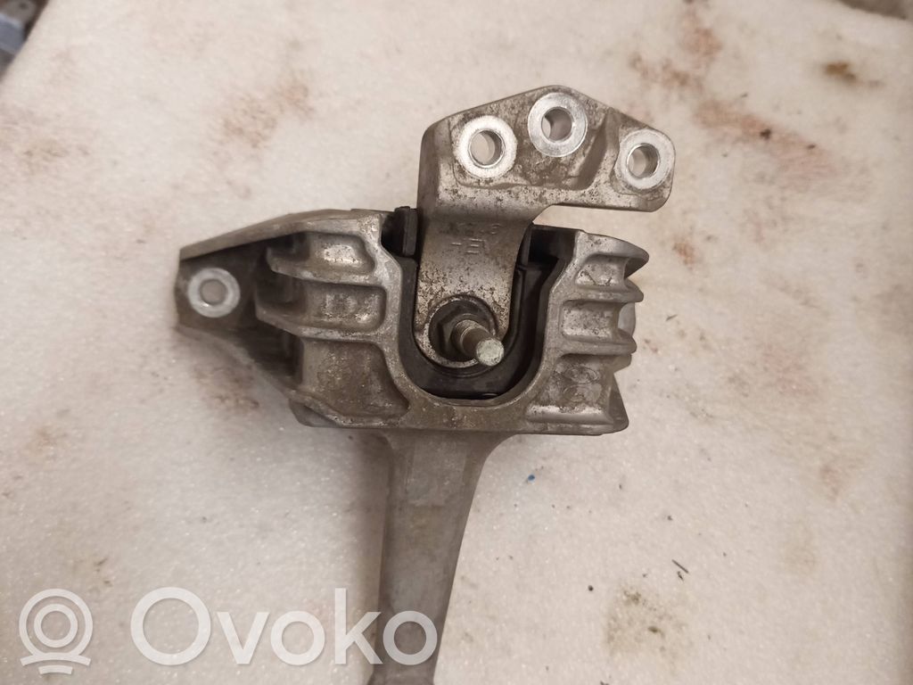 Engine mount bracket   126242,21810G2000,9B160337