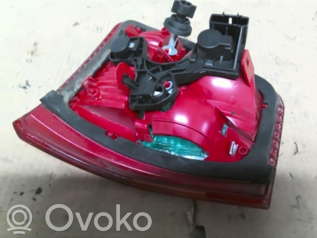 Citroen C5 Lampy tylnej klapy bagażnika 