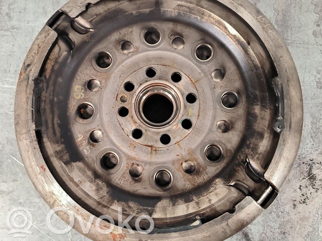Volkswagen Golf VI Vauhtipyörä 