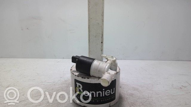 Peugeot Rifter Windscreen/windshield washer pump 