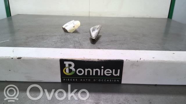 Front indicator light   63137171007