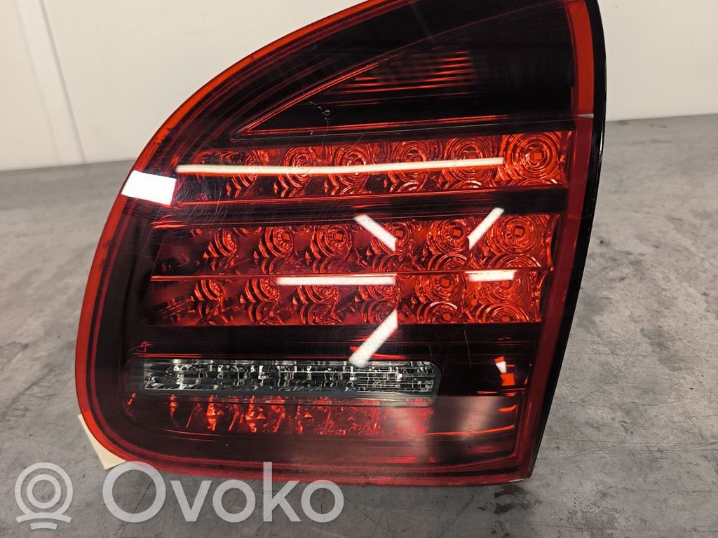 Porsche Cayenne (92A) Takaluukun takavalot 