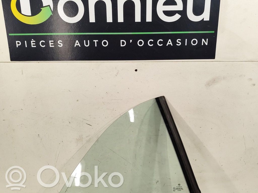 Rear side window
