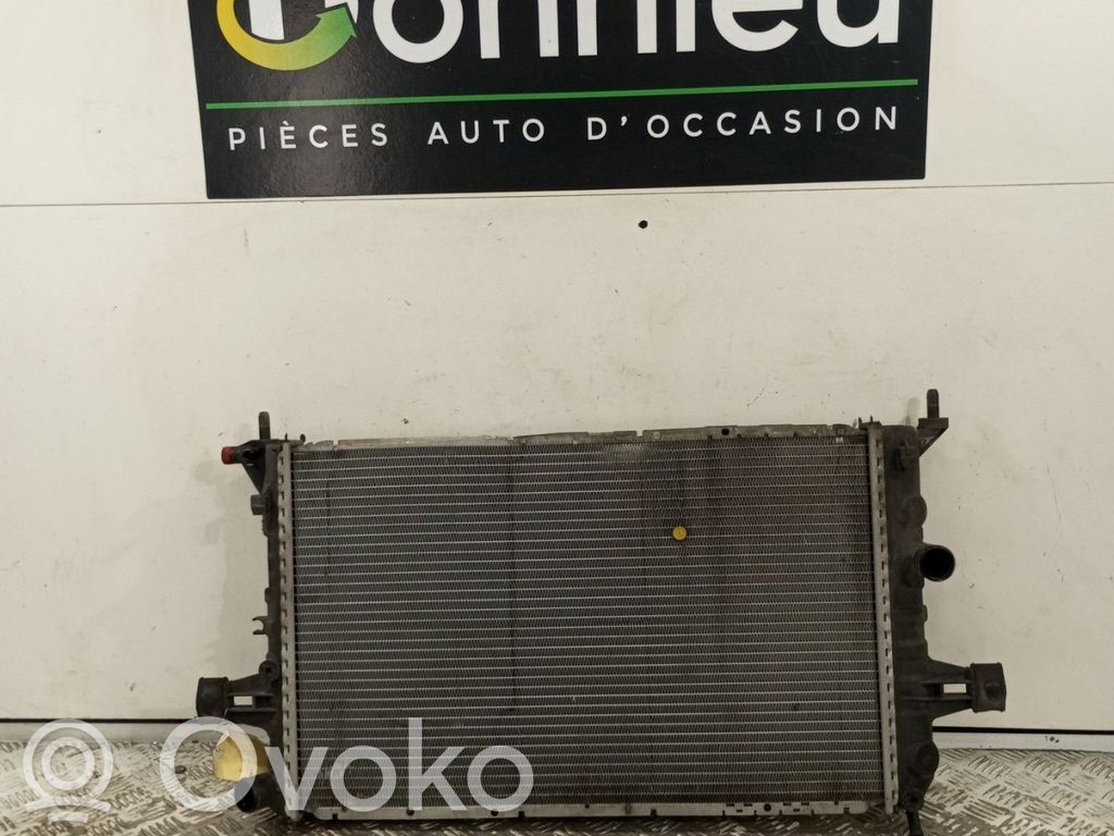 Opel Zafira A Aušinimo skysčio radiatorius 