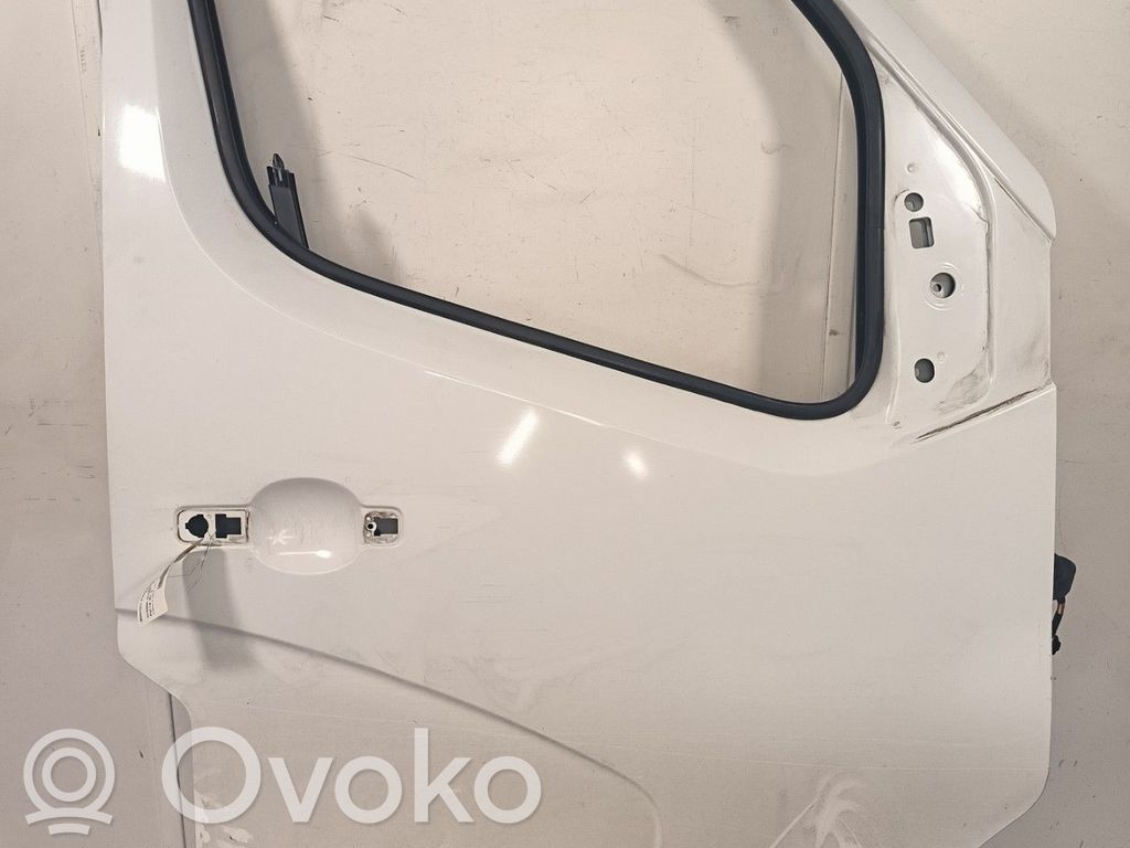 Nissan NV400 Drzwi przednie 