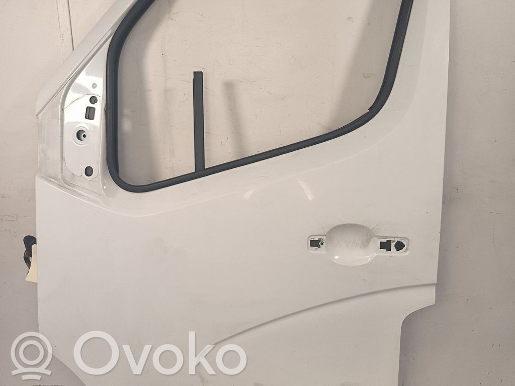 Nissan NV400 Puerta delantera 