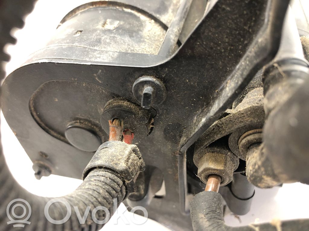 Audi A8 S8 D3 4E Air suspension compressor/pump 