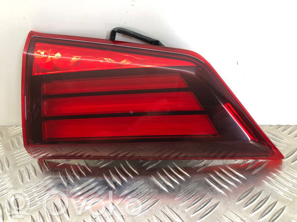 Mitsubishi Outlander Takaluukun takavalot 
