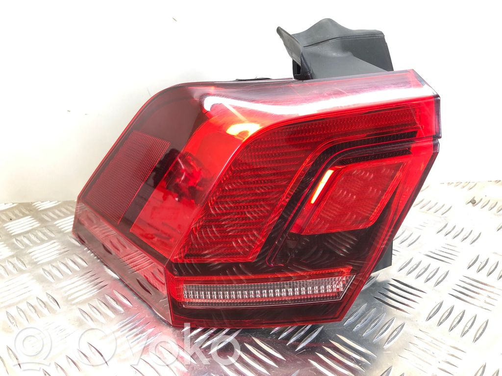 Volkswagen Tiguan Lampa tylna 