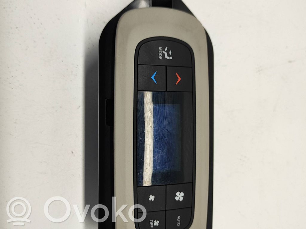 Chrysler Pacifica Climate control unit 
