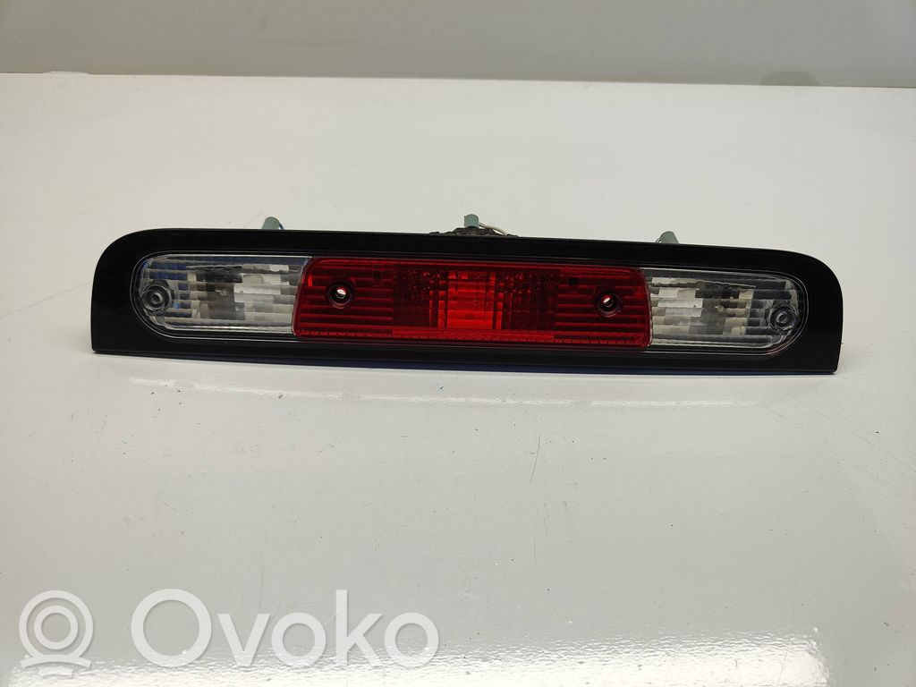 Dodge RAM Third/center stoplight 