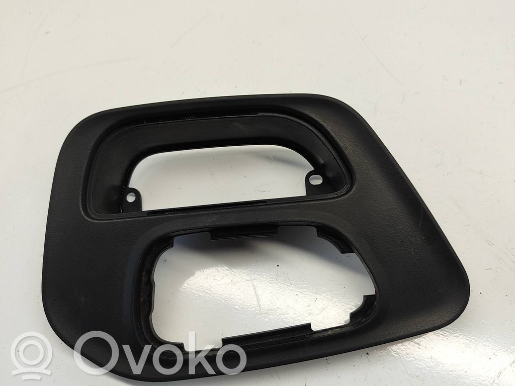 Dodge Challenger Pavarų perjungimo svirties apdaila (plastikinė) 