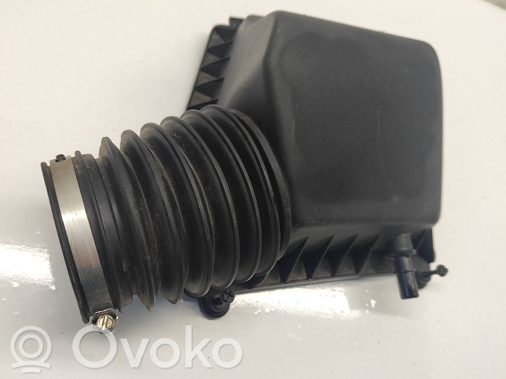 Chrysler Pacifica Air filter box cover 